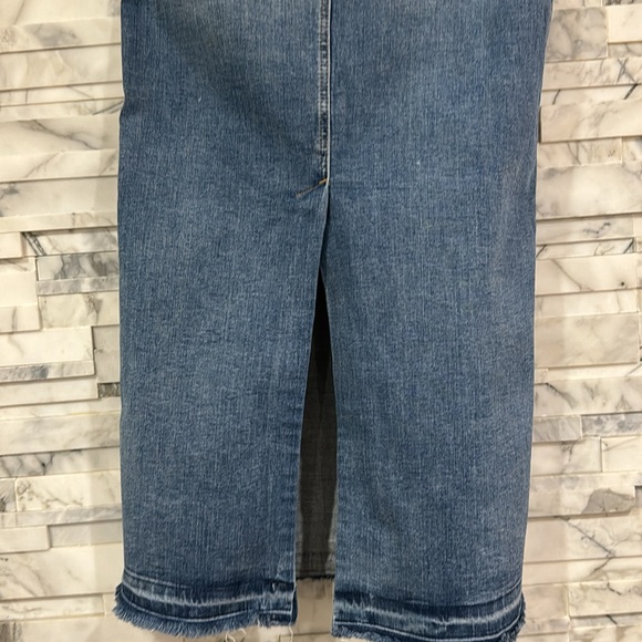 Zara Women's high rise denim skirt - Picture 8 of 8